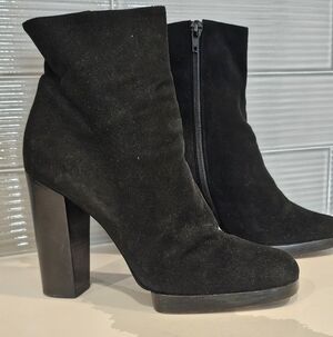Richard Tyler Black Suede Heeled Boots